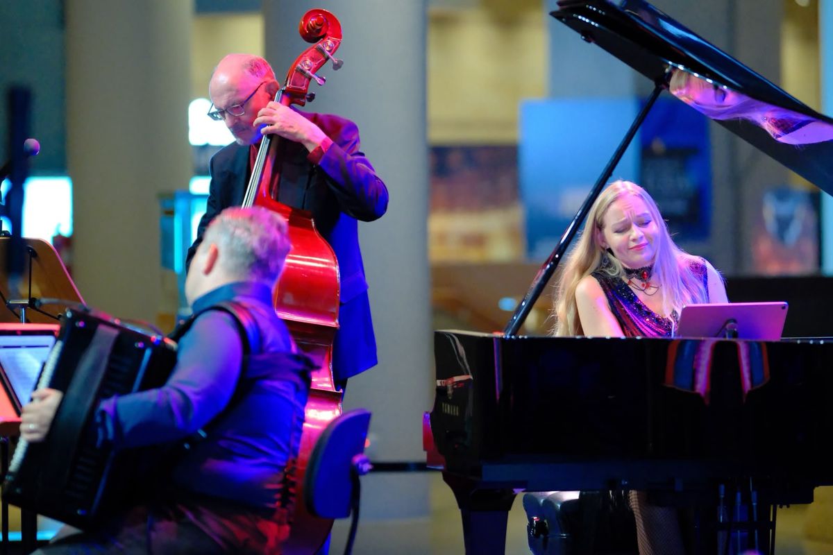 Trio de Tango, still 2